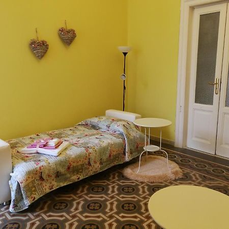 Appartamento Cuore Al Centro Di Taranto Exteriör bild